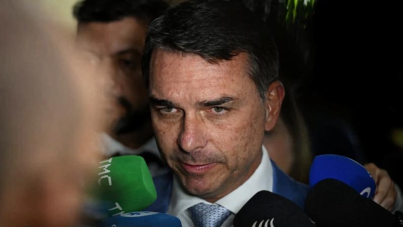 Coordenador de comunicação deixa campanha de Flávio Bolsonaro após crise Vorcaro