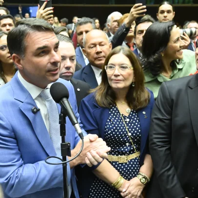 Relação entre Flávio e Vorcaro testa aliança de candidatos de direita