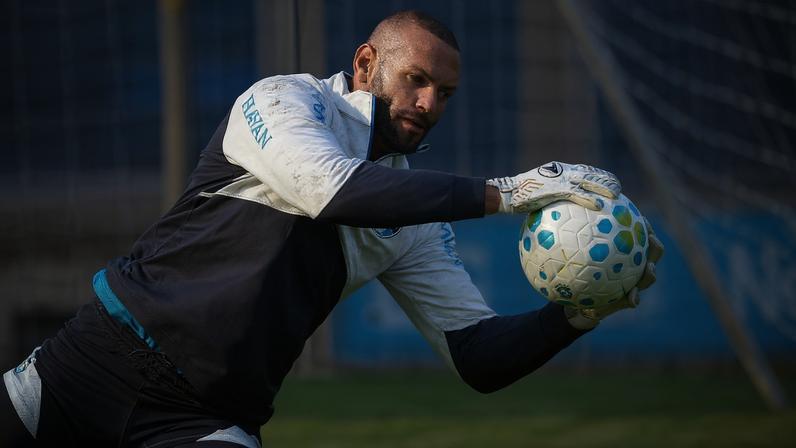 Ancelotti reabre debate no gol da Seleção; Weverton avança na briga pela Copa