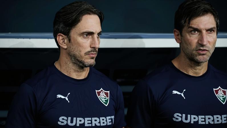 Zubeldía no jogo entre Fluminense e Vitória (Foto: Lucas Merçon/ Fluminense FC)
