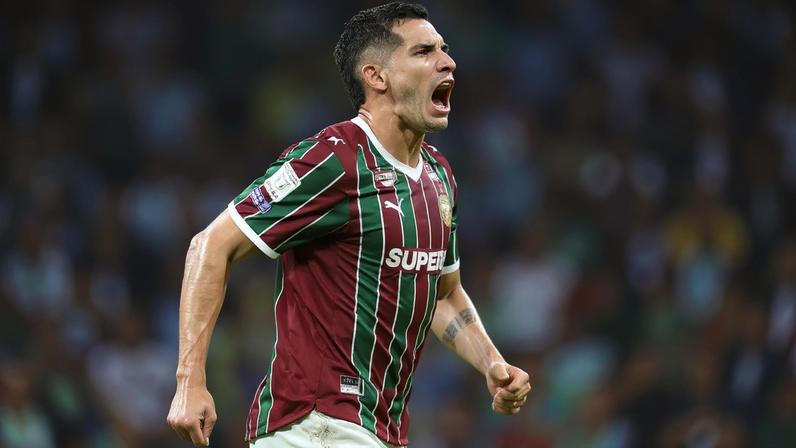 Serna comemora gol marcado pelo Fluminense contra o Vitória (Foto: Marcelo Gonçalves/Fluminense)