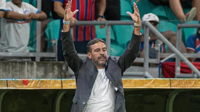 Artur Jorge destaca evolução do Cruzeiro na vitória sobre o Bahia