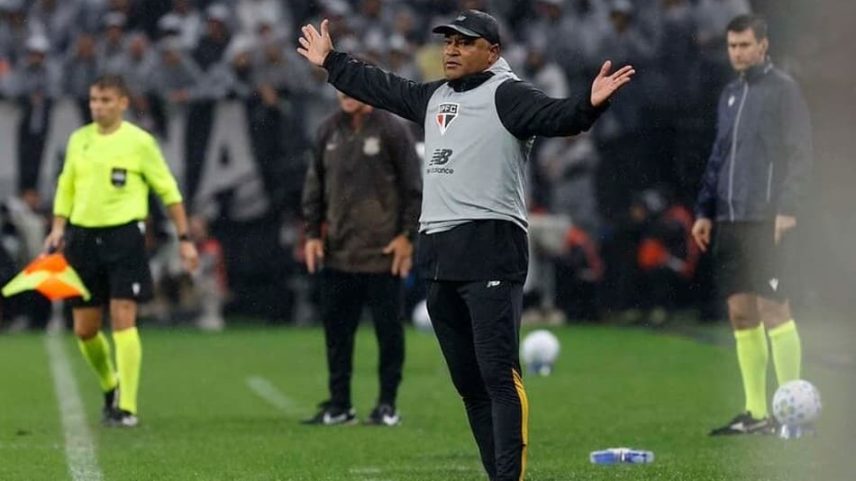 Roger Machado recebe novos ataques de torcedores após derrota (Foto: Rubens Chiri/Saopaulofc.net)