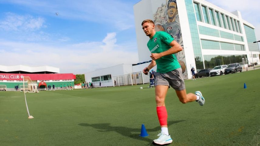 Castillo treina com proteção na perna e vira dúvida para Fluminense x São Paulo