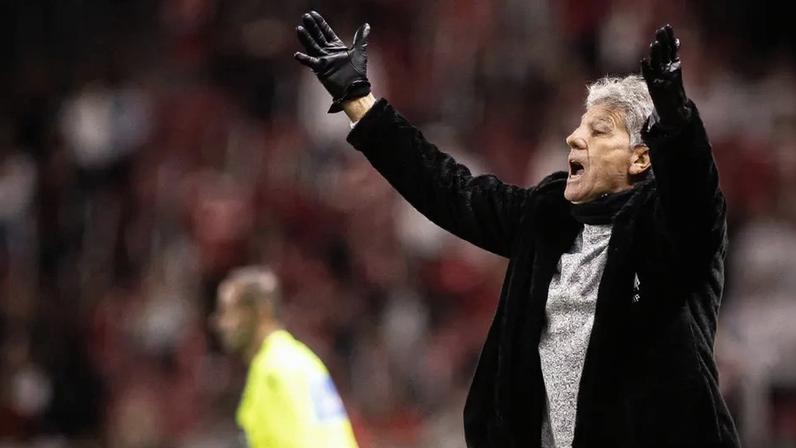 Vasco encara decisão na Sul-Americana com pressão sobre Renato Gaúcho