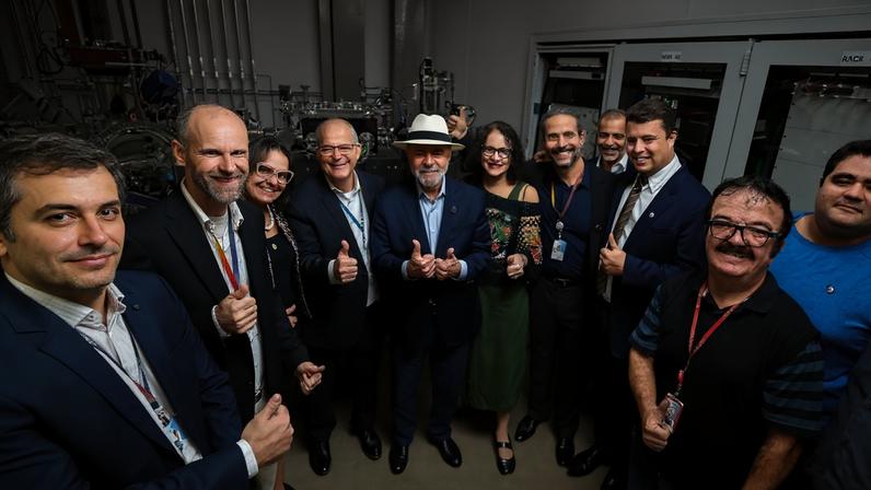 Brasil mantém soberania sobre terras raras, diz Lula