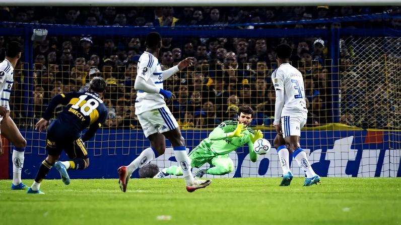 Gerson é expulso, Cruzeiro segura empate com o Boca Juniors