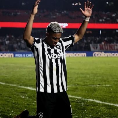 Jordan Barrera aproveita chance no Botafogo e ganha pontos com Franclim Carvalho