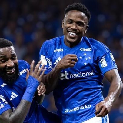 Cruzeiro vence a Chapecoense no Mineirão após susto no final