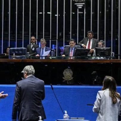 Senado aprova piso de 5.130 para professores e nova regra de reajuste
