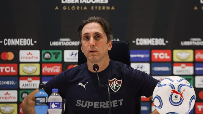 Zubeldía em coletiva após Fluminense x La Guaira (Foto: Lucas Merçon/ Fluminense FC)