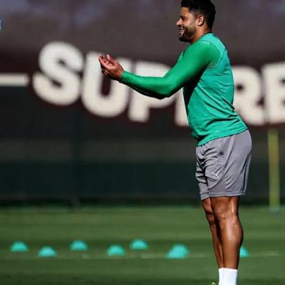 Vestiário do Fluminense recebeu visita de Hulk e Isaque na Libertadores