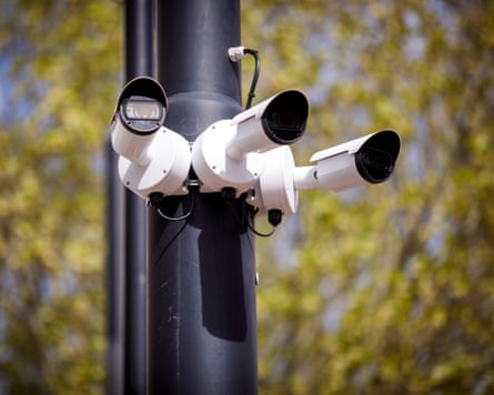 Big Brother vigia suas compras? podcast analisa vigilância no varejo