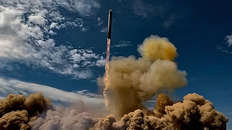 Rússia e Bielorrússia testam armas nucleares