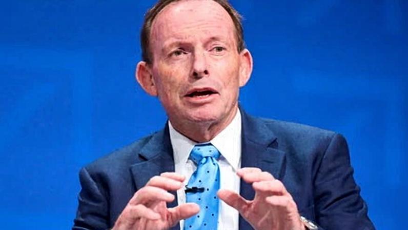 Tony Abbott assume presidência do Partido Liberal em retorno político