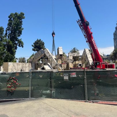 Incêndio atinge a Fonte Vaillancourt em San Francisco durante desmontagem