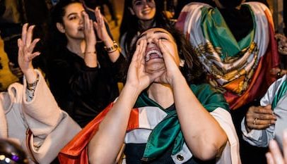 Irã confisca bens de iranianos acusados de alinhar-se com o inimigo