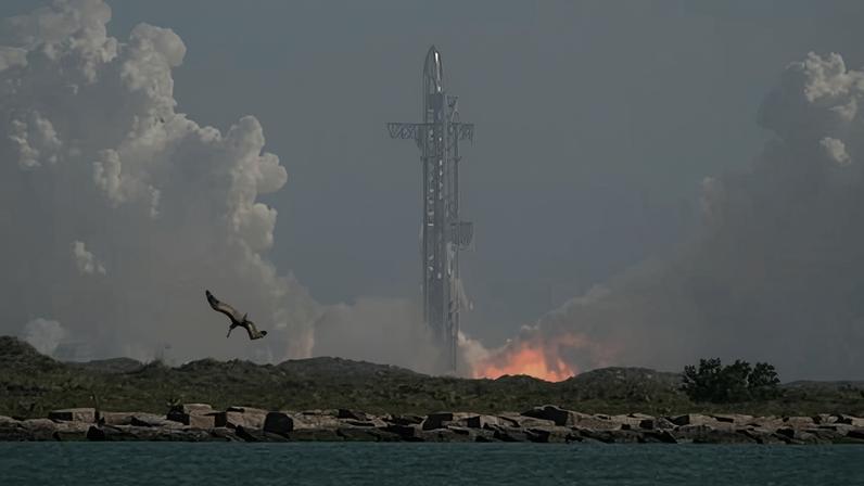 SpaceX lança seu maior foguete em teste no Texas