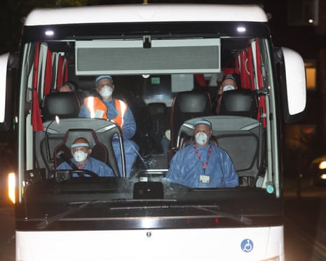 Seis pacientes com hantavírus de cruzeiro deixam hospital para isolamento em casa