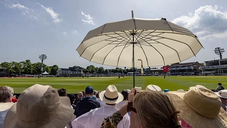 Forecasters expect the hot weather to continue, with the UK likely to see its hottest May day on record on Monday, when temperatures could reach 33C is southern England and the Midlands.