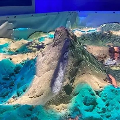 Parque de vida selvagem inaugura hub com vulcão em erupção