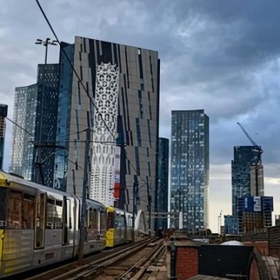 Manchester registra maior queda na privação no centro, impulso para Burnham