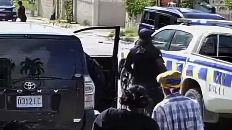 Mulher morta pela polícia na Jamaica durante protesto por tiroteio anterior