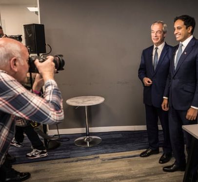Farage recorre ao rottweiler para distrair da polêmica de £5 milhões