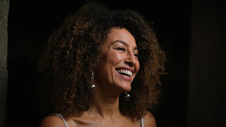 Sheron Menezzes congela óvulos aos 42 anos; debate sobre idade limite