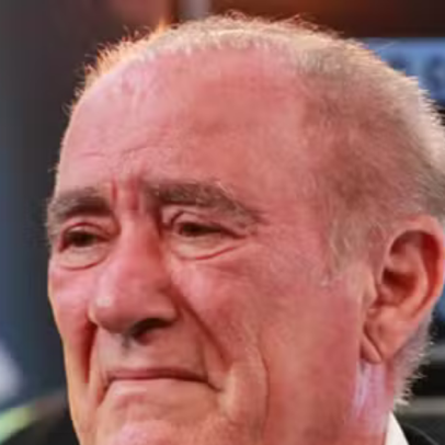 Dívida de IPTU de 500 mil pode bloquear mansão de Renato Aragão
