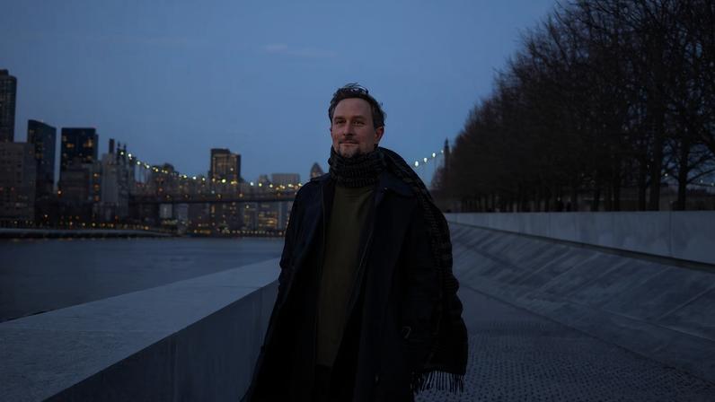 Tributo sonoro ao ato de falar em Roosevelt Island, Nova York