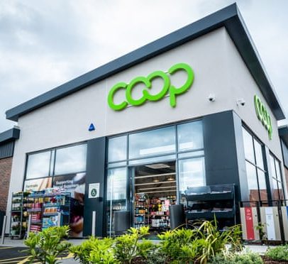 Mutual retailer triplica salário do chefe para £2,2 milhões com queda de lucros
