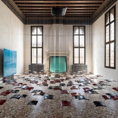 Laca chinesa encontra abstração europeia na exposição