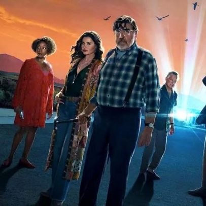 The Boroughs: Stranger Things com terceira idade e pouco carisma