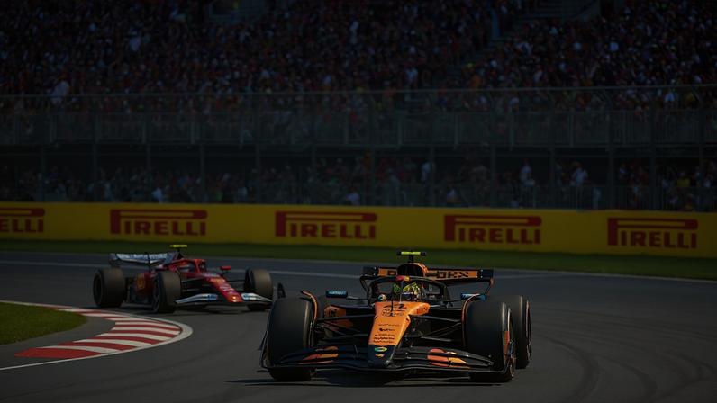 Lando Norris e Charles Leclerc no GP do Canadá pela F1 2025 (Foto: Rudy Carezzevoli/Getty Images/AFP)