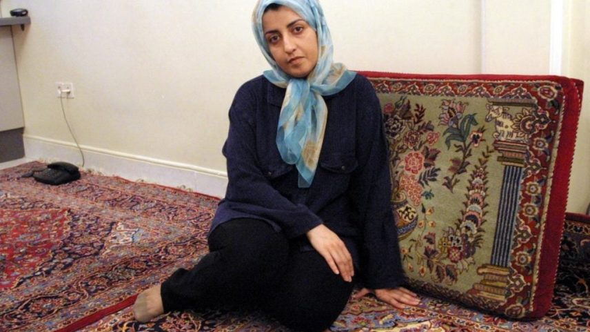 Iraniana vencedora do Nobel está hospitalizada em estado crítico