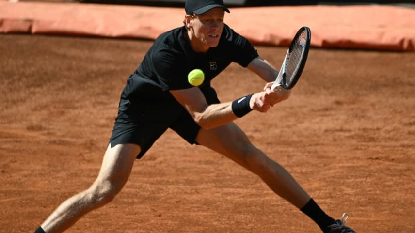 Número 1 do mundo, Sinner sofre virada e cai em Roland Garros