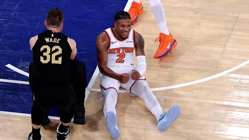 Miles McBride em ação pelo New York Knicks no jogo 1 das finais de conferência da NBA 2025/26 (Foto: PAMELA SMITH / GETTY IMAGES)