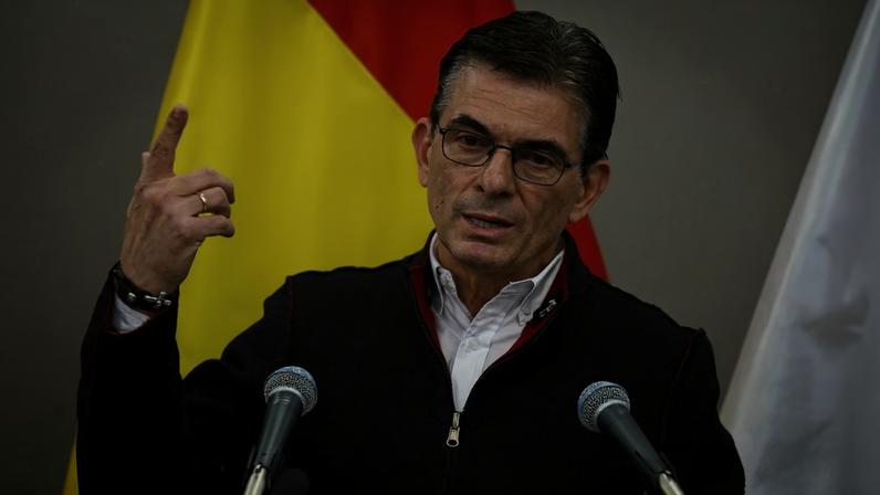 O presidente boliviano, Rodrigo Paz, em entrevista coletiva convocada após a onda de protestos no país – foto: Aizar Raldes/AFP