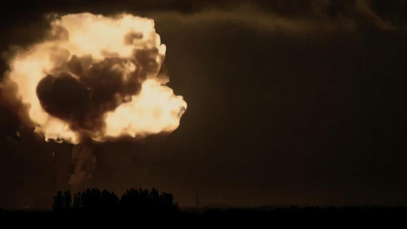 Imagens divulgadas nas redes sociais mostraram a explosão do foguete da Blue Origin – imagem: @JConcilus/X/AFP