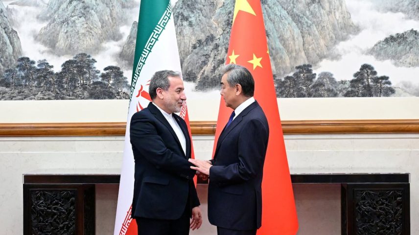 Chefe da diplomacia iraniana visita Pequim enquanto China se prepara para Trump