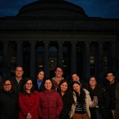 Estudantes de escrita científica do MIT colaboram com a Associated Press