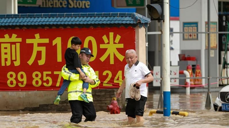 Chuvas torrenciais e inundações na China deixam 12 mortos e evacuações