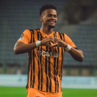 Cria milionária do Atlético brilha na Europa e conquista título nacional