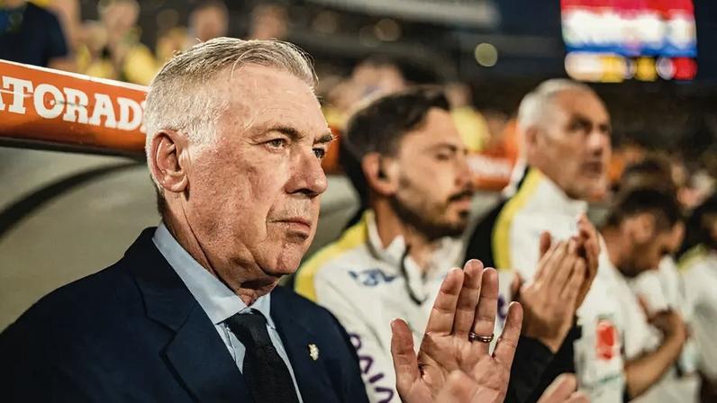 Zagueiro na lateral: Ancelotti encontra solução para campeãs mundiais