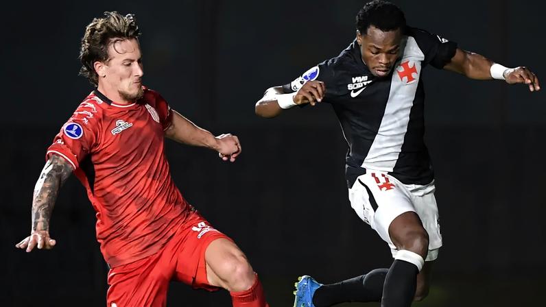 Andrés Gómez em ação pelo Vasco contra o Barracas Central pela Libertadores (Foto: Thiago Ribeiro/AGIF/Folhapress)