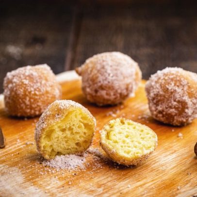 Bolinho de chuva proteico ganha 4 receitas para o lanche da tarde