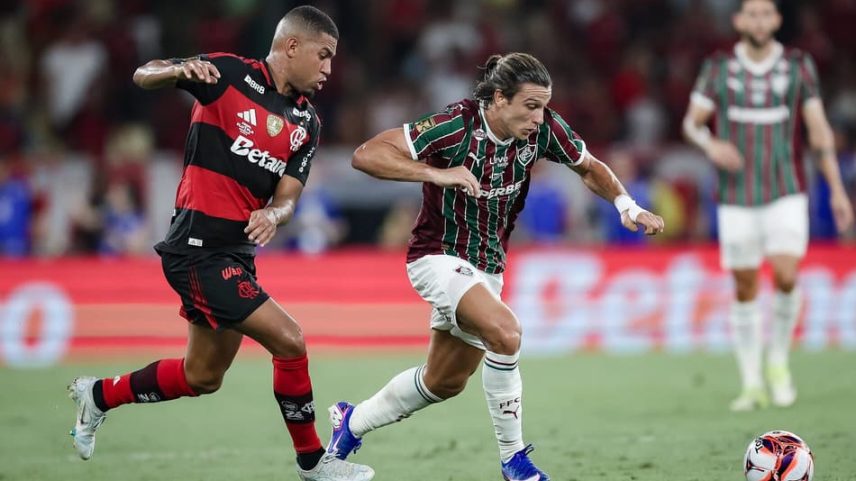 Canobbio e Samuel Lino disputam bola durante Flamengo x Fluminense (Foto: Marcelo Gonçalves / Fluminense FC)