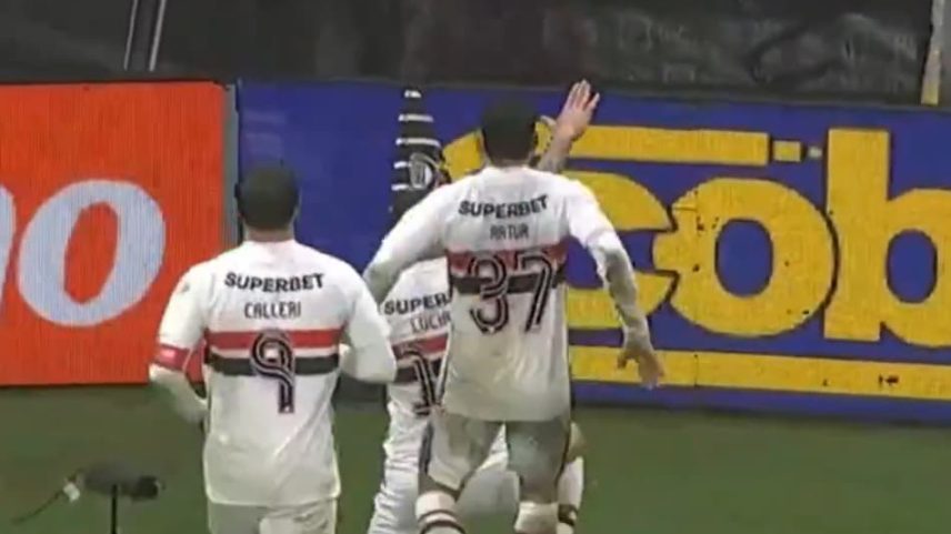 Luciano, vape e gesto obsceno geram confusão entre Corinthians e São Paulo