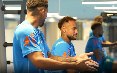 Neymar será avaliado dia a dia pela Seleção após exame e apreensão